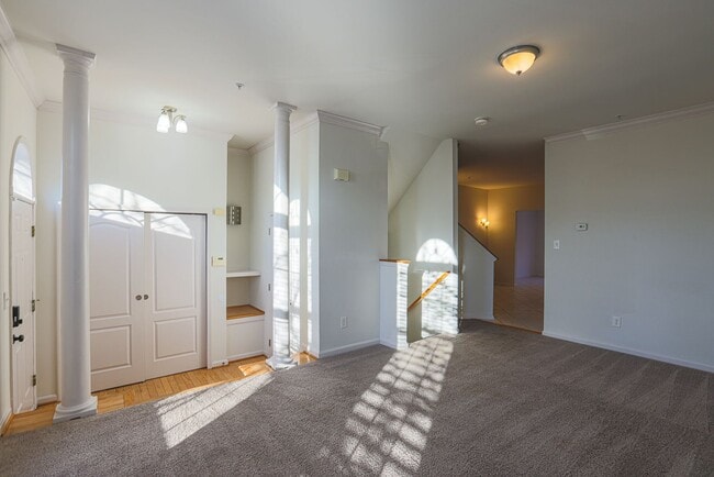 Photo - 641 Kirkcaldy Wy