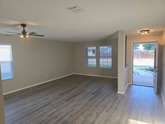 Photo - 8114 Furlong Gate