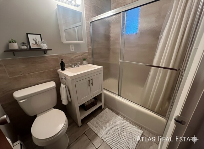 Photo - 835 E San Miguel St