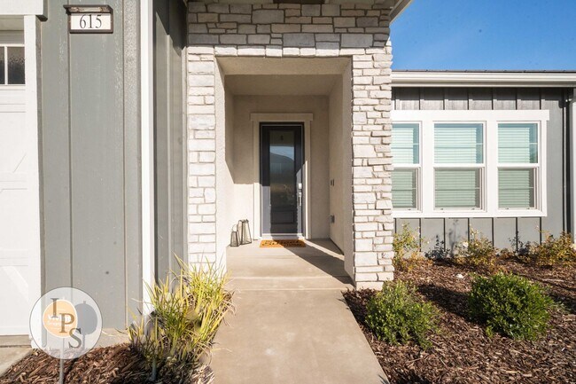 Photo - Madera Riverstone Home, 3BR/2BA, SOLAR, Community Pool, New Elementary School in Community!