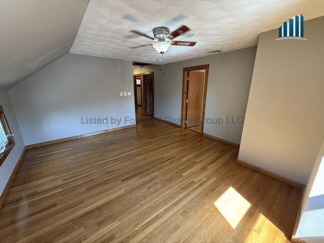 132 Hall St Unit 3