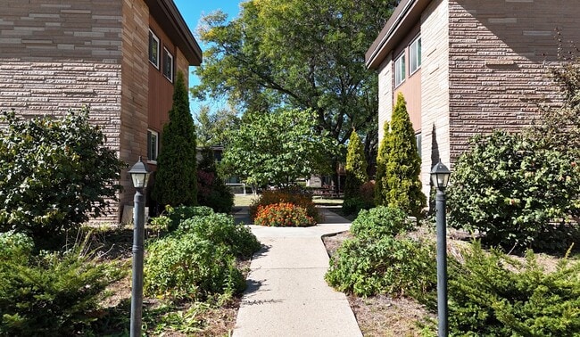 Photo - Faircrest Apartments