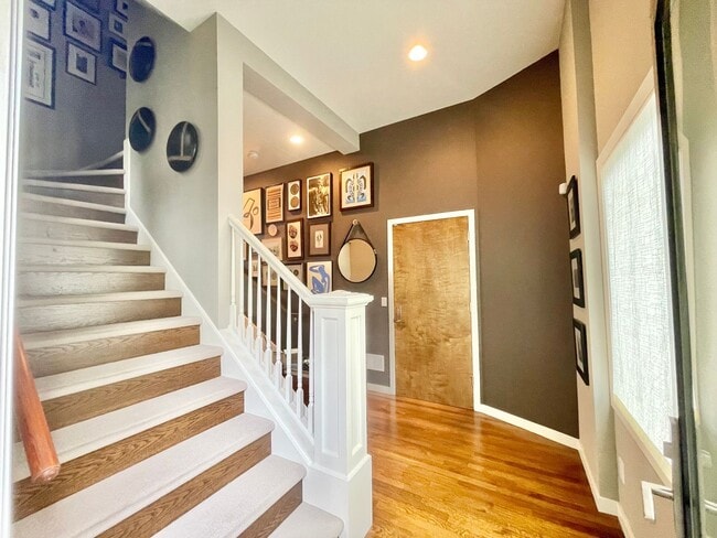 Photo - 3BR/2.5BA INCOMPARABLE Views!!! Prime Corona Heights Residence! 2 car parking and laundry! PROGRE...