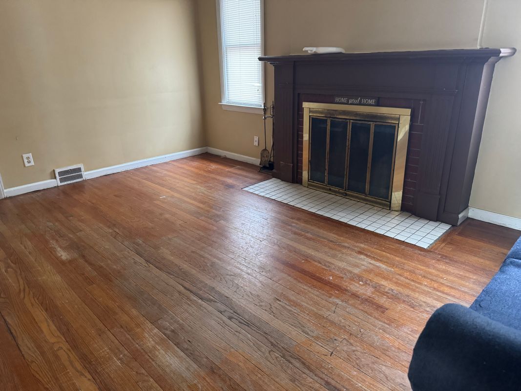 Photo - 6177 Hereford St