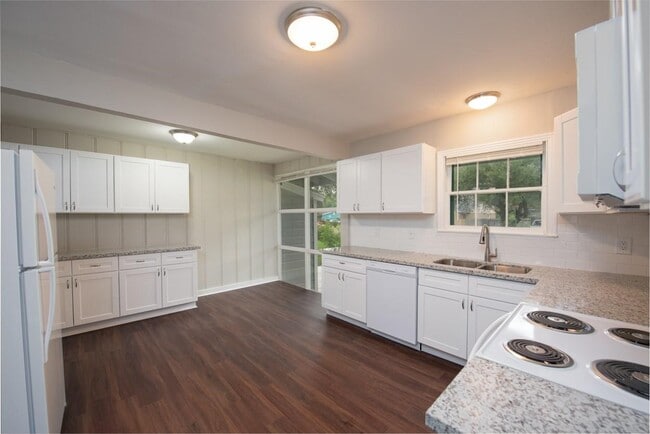 Photo - 1702 W Crockett St