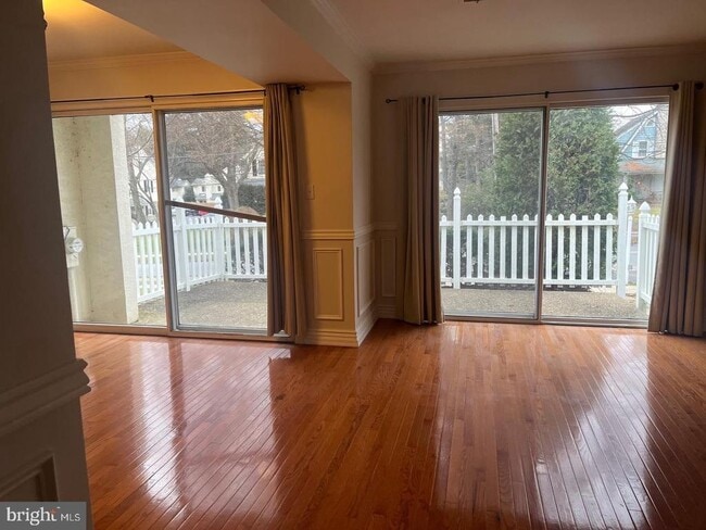 Photo - 105 Montrose Ave