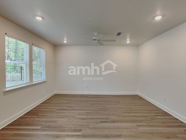 Photo - 925 Carnelian Ln