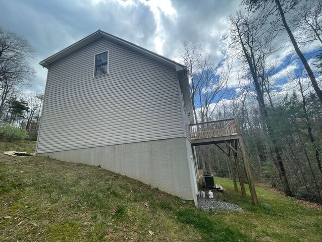 Photo - 350 Pinewood Cir