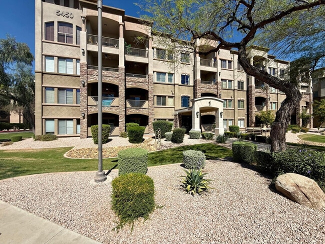 Building Photo - 5450 E Deer Valley Dr Unit 1006