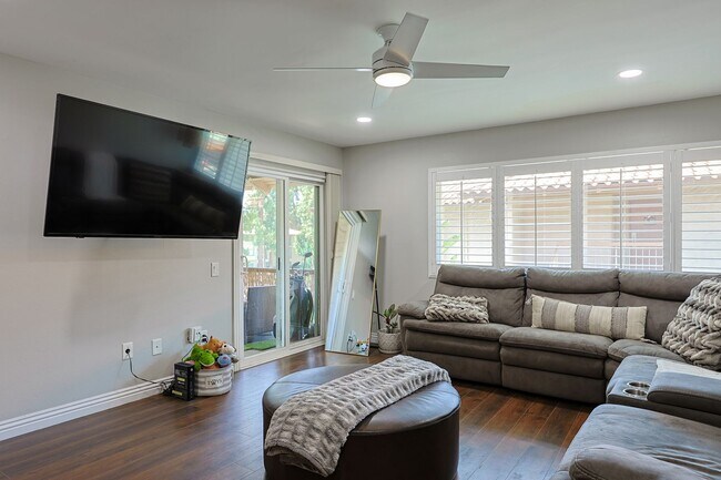 Photo - 2 Bed / 2 Bath Condo for Rent – Mission Valley