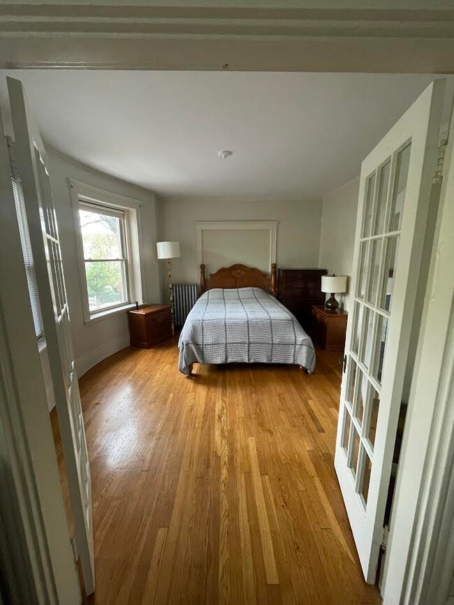 Building Photo - 96 Winthrop Rd Unit 1 Rental