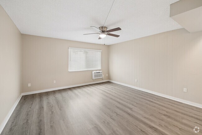 Studio - 450SF - Living Room