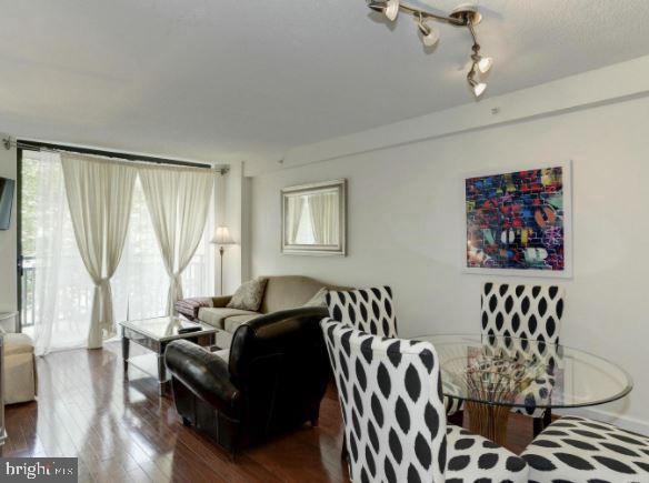 Photo - 3401 38th St NW Unit 203