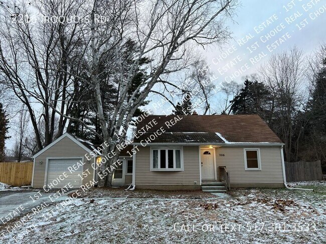 Photo - 2216 Iroquois Rd