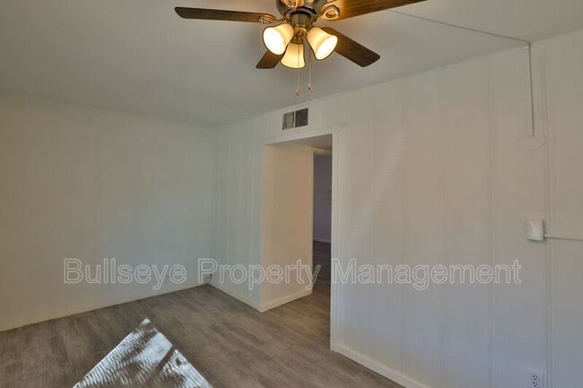 Photo - 102 E Hatcher Rd