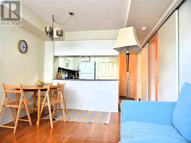 Photo - 228 Queens Quay W Unit 206