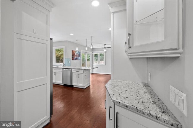 Photo - 126 Hopeland Ln