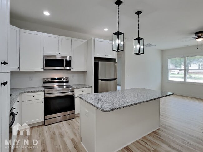 Photo - 420 E Cedar Ave