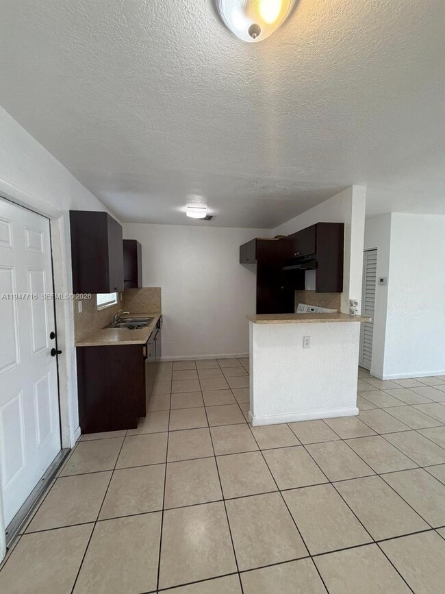 Photo - 3041 NW 52nd St