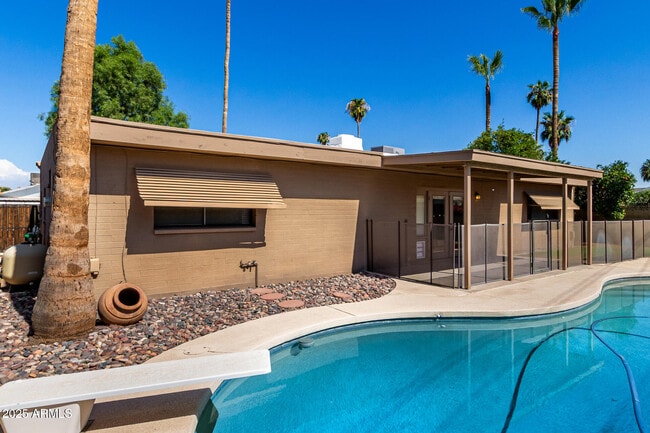 Photo - 3820 S Elm St