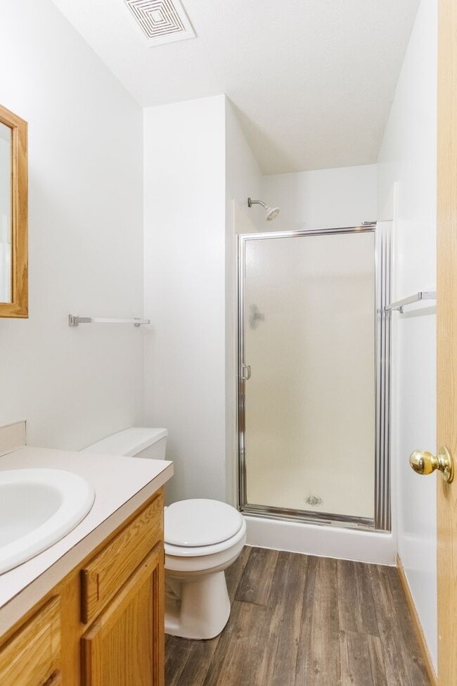 Photo - 520-522 Lamont Unit 520