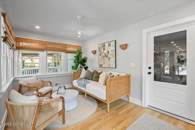 Photo - 1102 2nd Ave