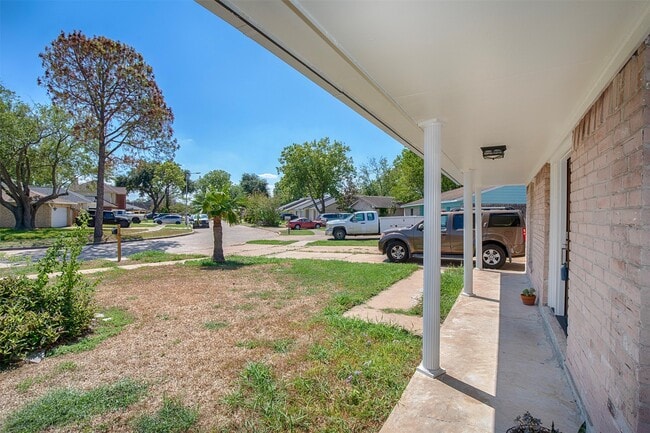 Photo - 8903 Kirkmont Dr