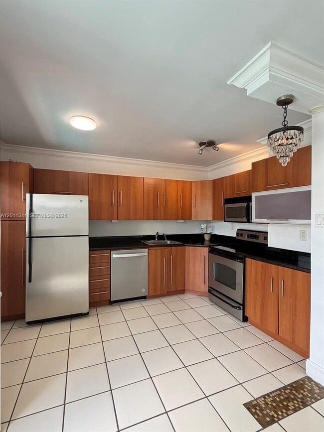Building Photo - 820 Salzedo St Unit 202