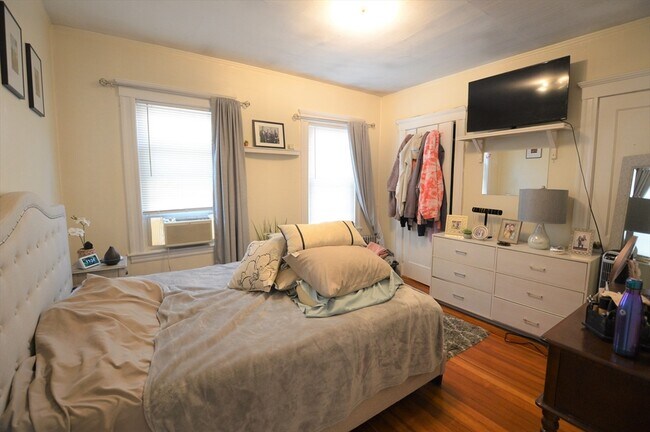 Photo - 18 Hunnewell Ave Unit 2
