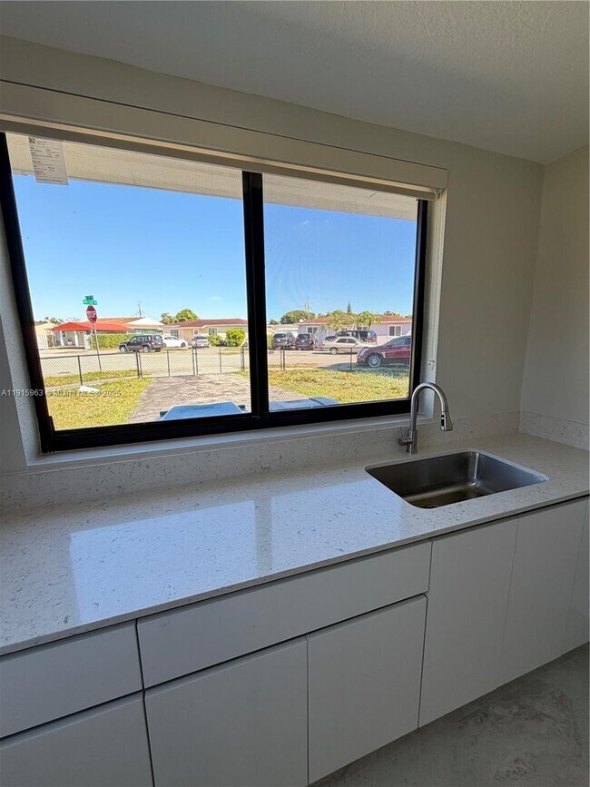 Photo - 7330 SW 11th St Unit efficiency