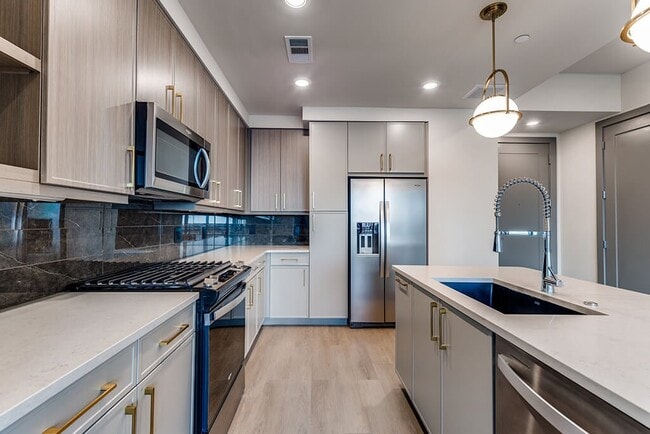 1010 Waugh Apartments