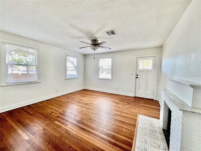 Photo - 3501 Dartmouth Ave N