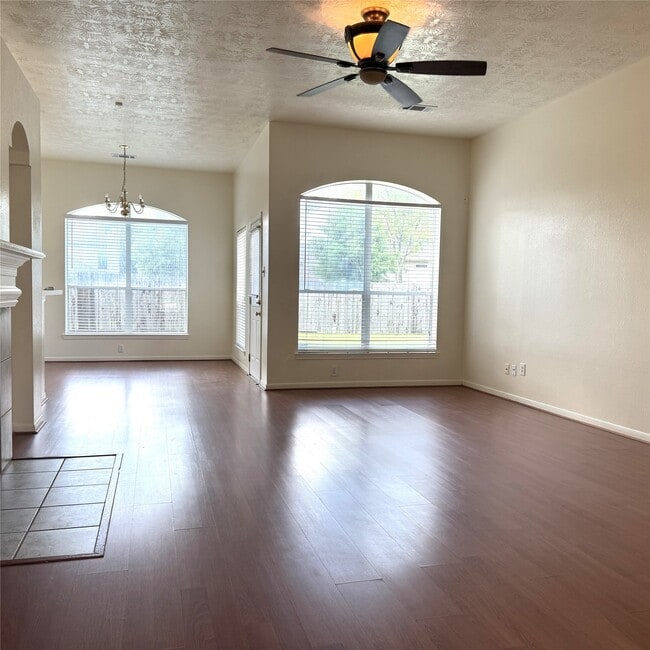 Photo - 10023 Hickory Trail Ln