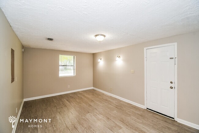Photo - 7317 Sharbeth Dr S