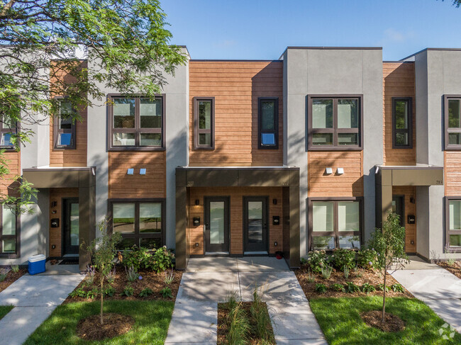 Building Photo - Lowry Row Homes