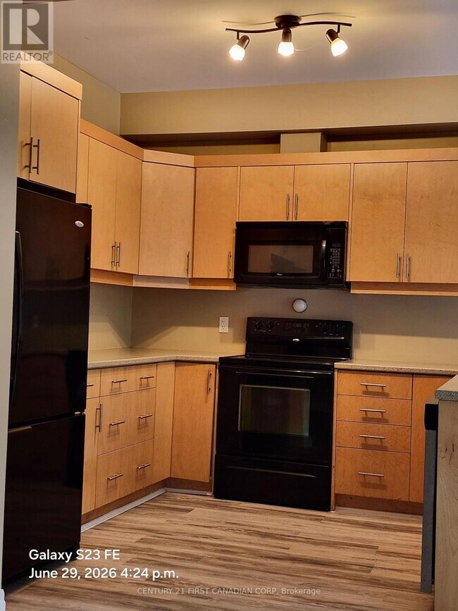 Photo - 112 N Centre Rd
