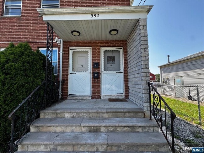 Building Photo - 392 Washington 1A Unit 1A