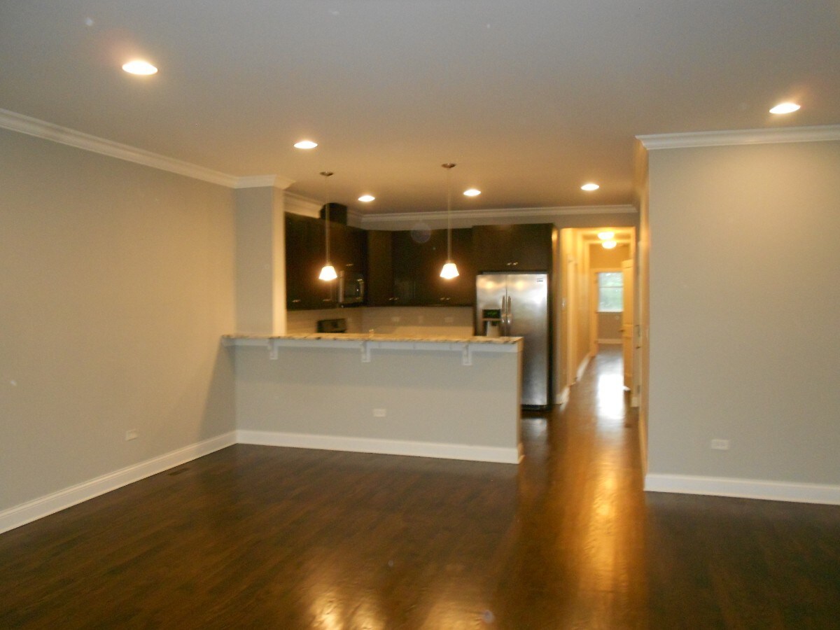 Photo - 4113 N Western Ave Condo