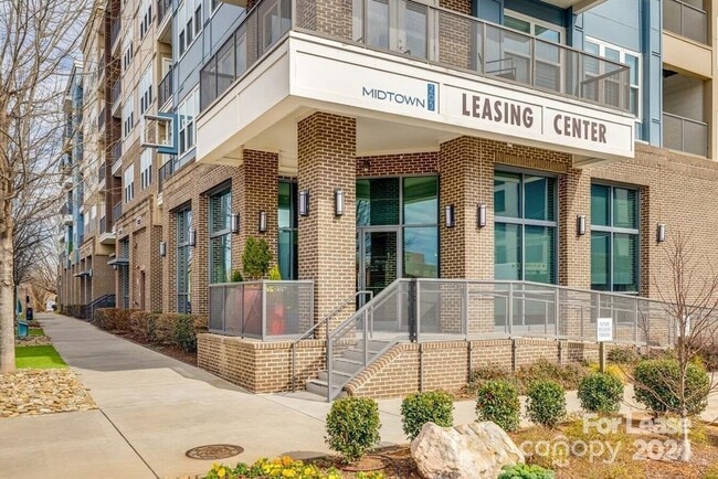 Building Photo - 205 S Kings Dr Unit A2 Rental