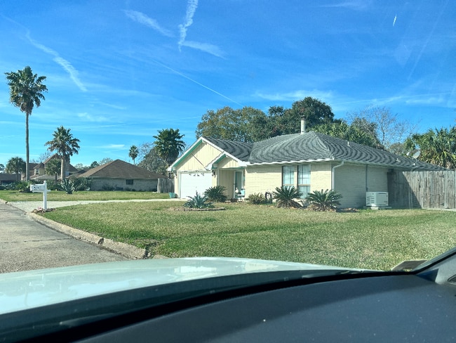 Photo - 5010 Chinquapin Ln