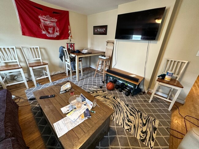 Photo - 266 Gold St Unidad 3