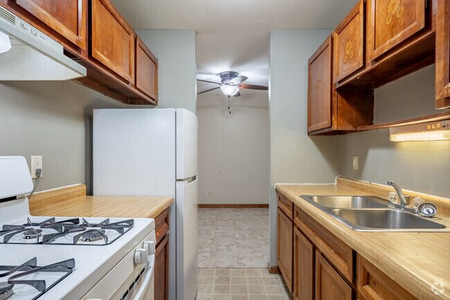 2BR, 1BA - 750SF - Kitchen
