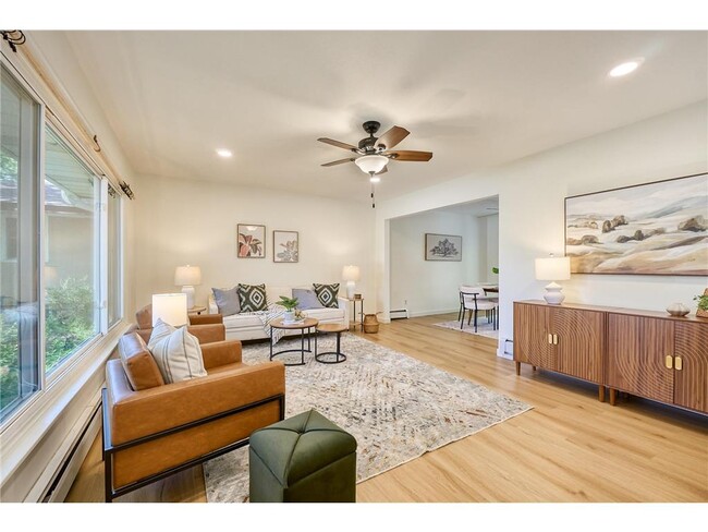 Photo - 565 Transit Ave
