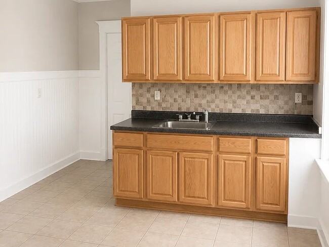 Building Photo - 57 Bassett St Unit 1