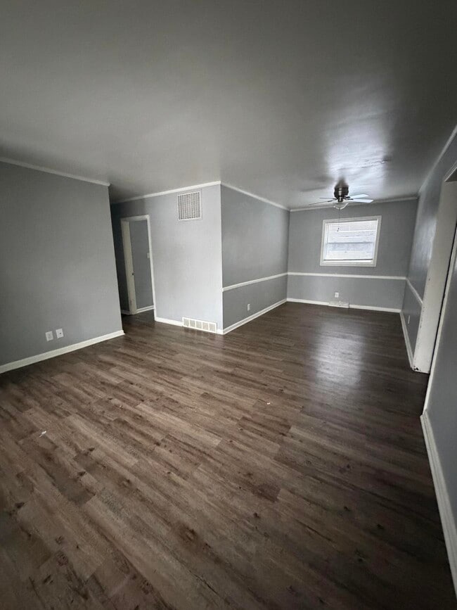 Photo - 2060 Alexandria Dr