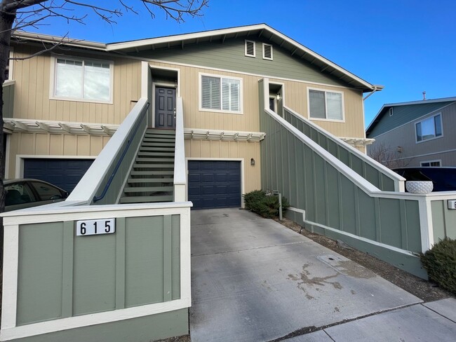 2BR Townhome Close to UNR! - 2BR Townhome Close to UNR!