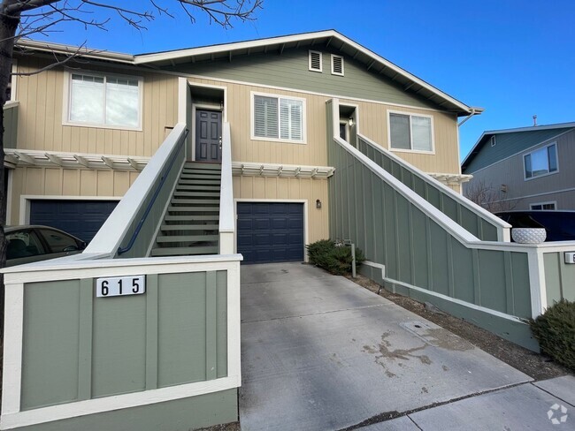 Building Photo - 2BR Townhome Close to UNR!