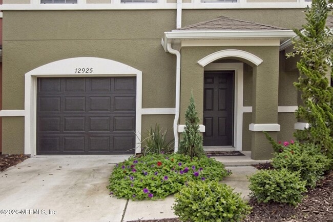 Building Photo - 12925 Spring Rain Rd