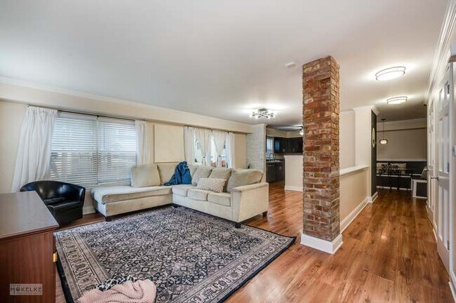 Photo - 21512 Loch Ln