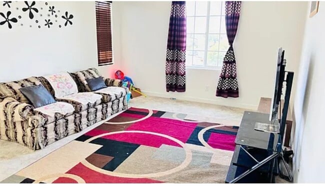 Photo - 232 Hayward Ln